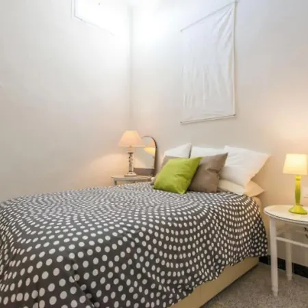 Casa Pepita: Vintage Spirit In The Old Town Seville