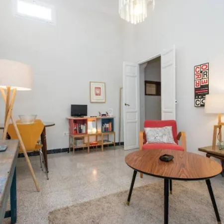Casa Pepita: Vintage Spirit In The Old Town Apartment *