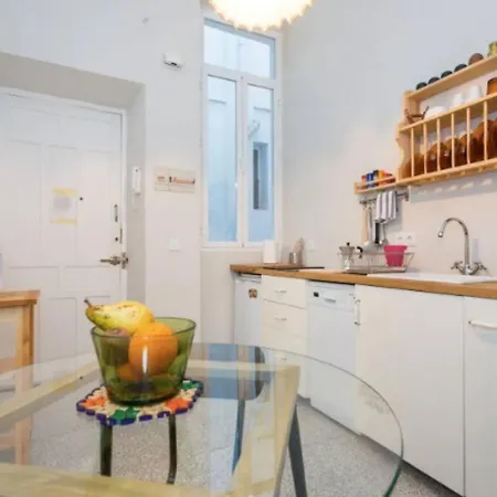 Casa Pepita: Vintage Spirit In The Old Town Seville